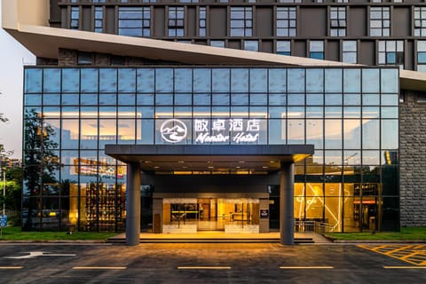 Facade/entrance