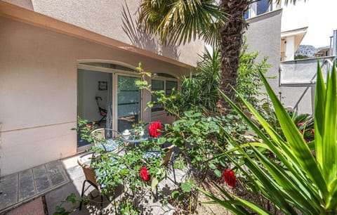 Luksuzna villa sa privatnim unutarnjim bazenom Villa Garden Villa in Podstrana