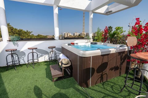 Hot Tub, Balcony/Terrace