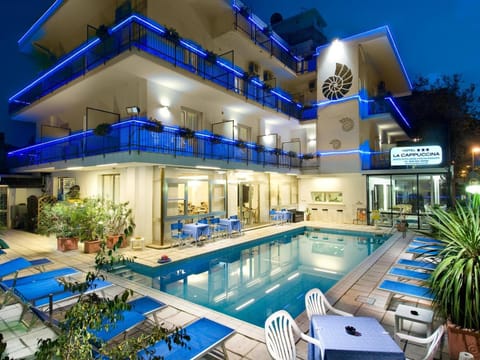 Facade/entrance, Night, Area and facilities, Swimming pool