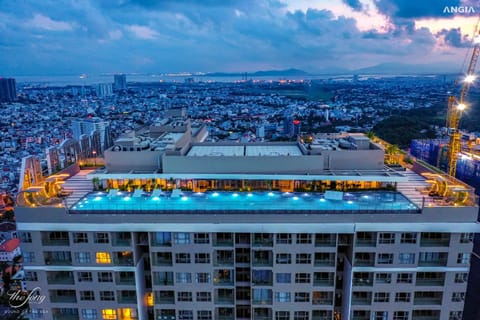 Bird's eye view, Swimming pool