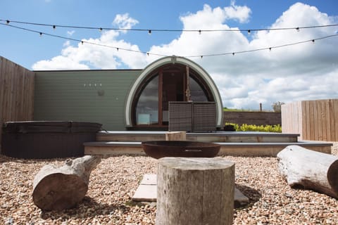 Hot Tub, Garden view