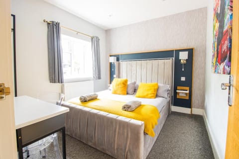 Luxury Woodlands Lodge With Hottub Courtyard Nature lodge in Burgh le Marsh