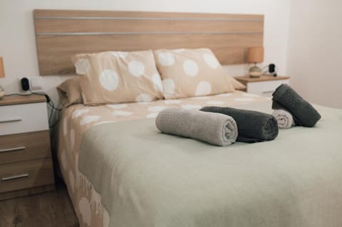 Decorative detail, Bedroom, towels