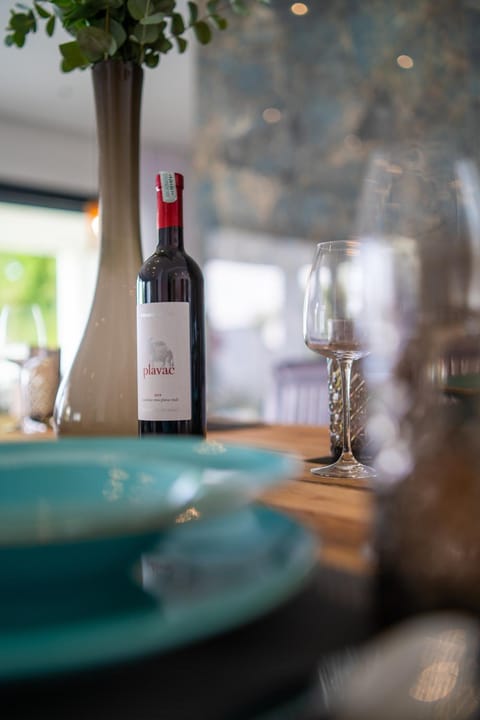 Seating area, Drinks