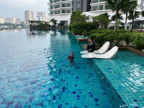 People, Pool view