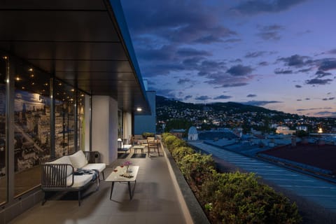 Night, View (from property/room), Balcony/Terrace, City view, Mountain view