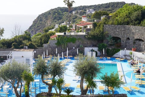 Property building, Restaurant/places to eat, Swimming pool