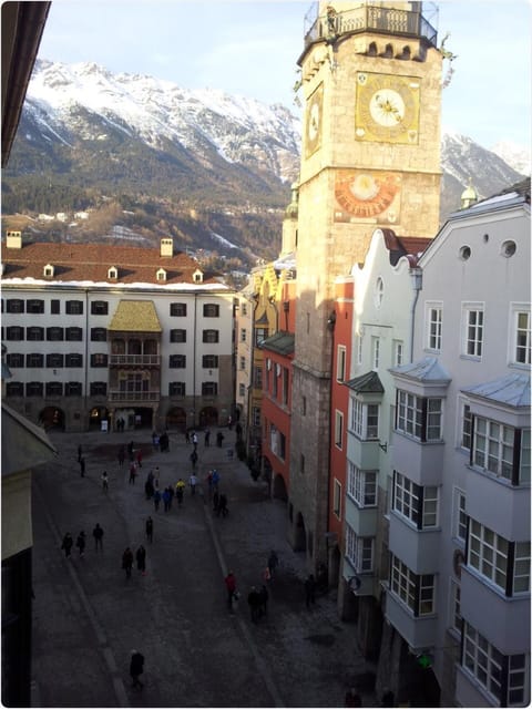 Blick aufs Goldene Dachl Apartment in Innsbruck