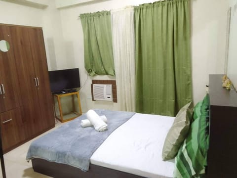 Bed, TV and multimedia
