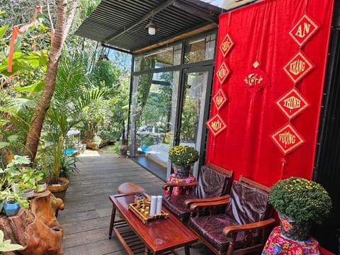 Property building, Garden, Balcony/Terrace, Seating area