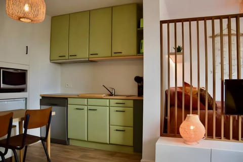 Kitchen or kitchenette, kitchen