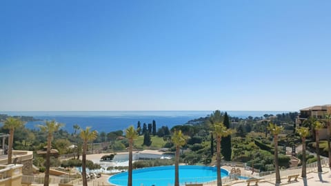 Pool view, Sea view