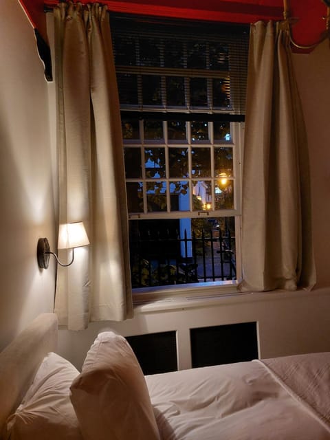 Het Waterhof Bed and Breakfast in Leiden