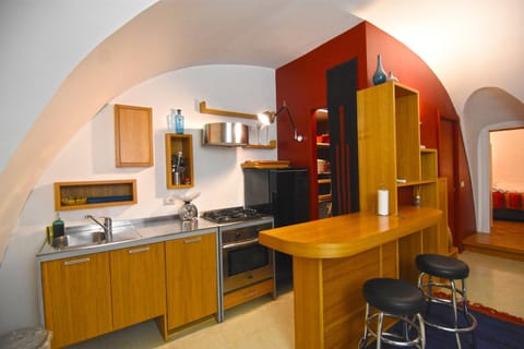 Kitchen or kitchenette, Lounge or bar