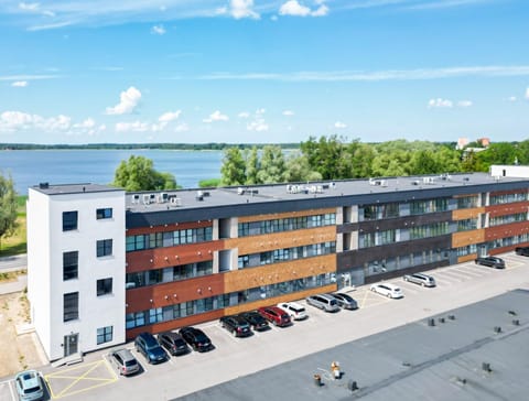 Property building, Day, Neighbourhood, Location, Parking