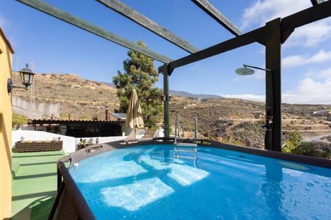 Patio, Mountain view, Swimming pool