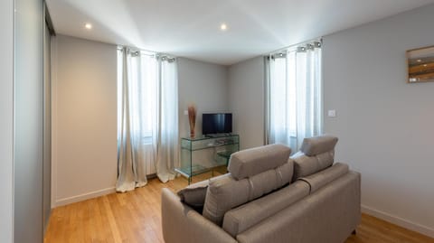 Communal lounge/ TV room, TV and multimedia, Living room, Seating area