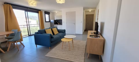 Communal lounge/ TV room, TV and multimedia, Seating area