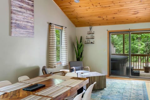 View (from property/room), Seating area, Garden view