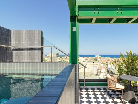 Balcony/Terrace, Swimming pool