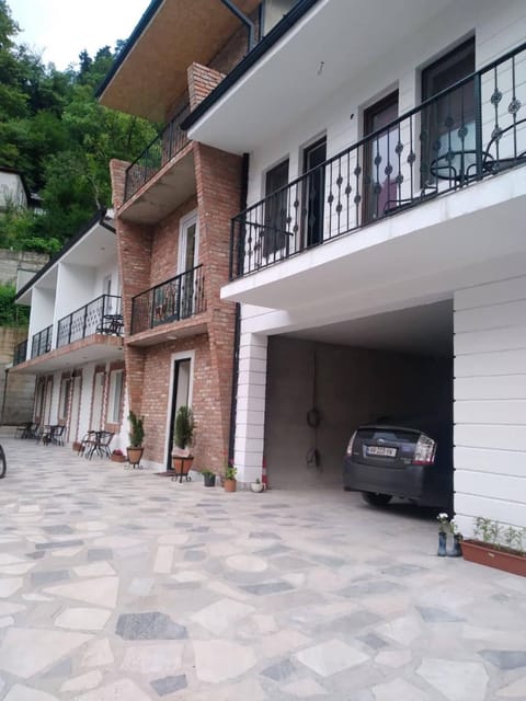 Property building, Day, Neighbourhood, View (from property/room), Balcony/Terrace, Street view, Parking