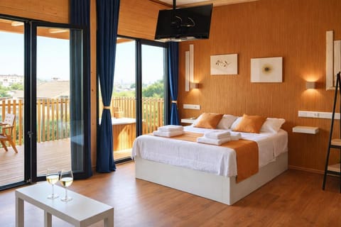 Bed, Balcony/Terrace, Photo of the whole room, Garden view