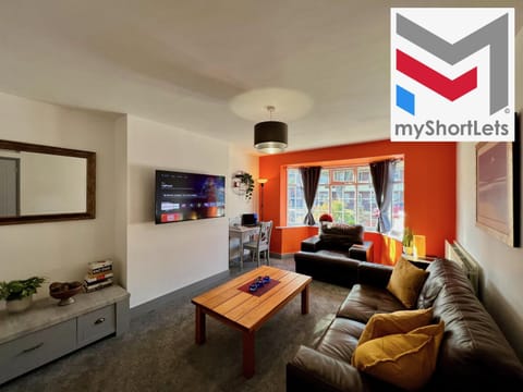 Communal lounge/ TV room, TV and multimedia, Living room