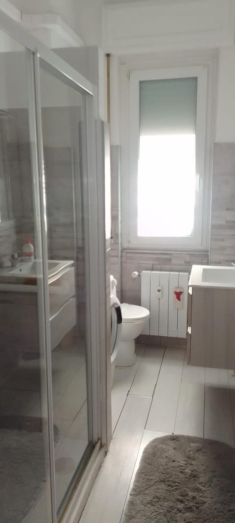 "HOUSE OF LELLA" Appartamento 2 Camere da letto - M1 METRO ROSSA Apartment in Sesto San Giovanni