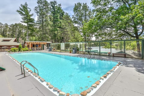 Chippewa Retreat - Den Apartment in Wisconsin