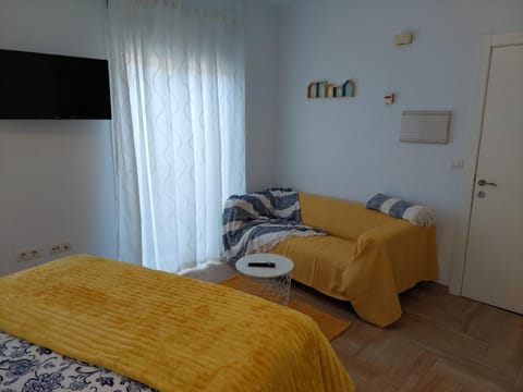 TV and multimedia, Photo of the whole room, Bedroom