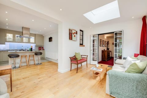 Wildflower garden Apartment in Portsmouth