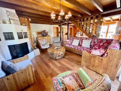 TV and multimedia, Living room, fireplace