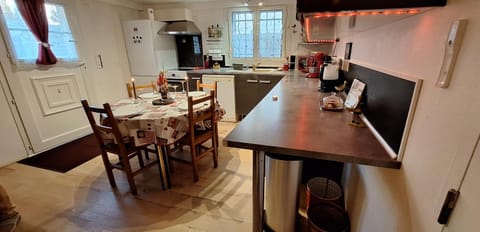 Superbe T2 avec jardin, piscine-enfant et parking Apartment in Arles