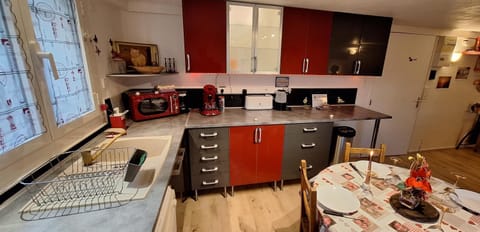 Superbe T2 avec jardin, piscine-enfant et parking Apartment in Arles