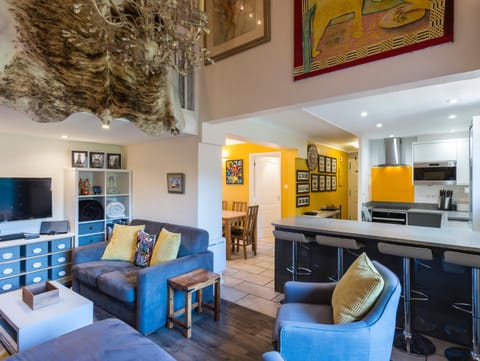 Living room, kitchen