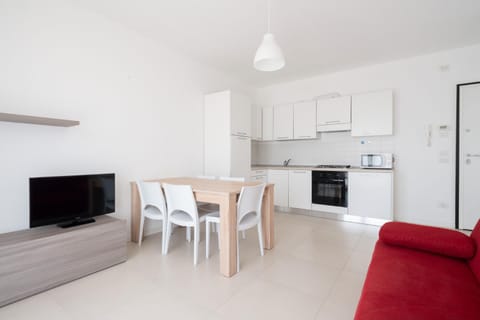 TV and multimedia, Kitchen or kitchenette, Living room, Dining area, dishwasher, oven, stove