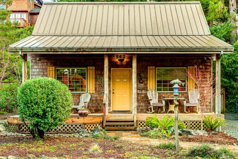 Cozy Cabin MCA 1356 Cabin in Manzanita