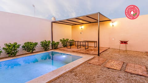 Swimming pool, sunbed