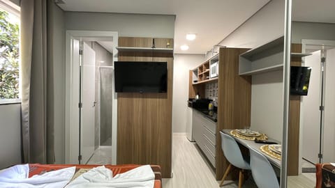 Bed, TV and multimedia, Photo of the whole room