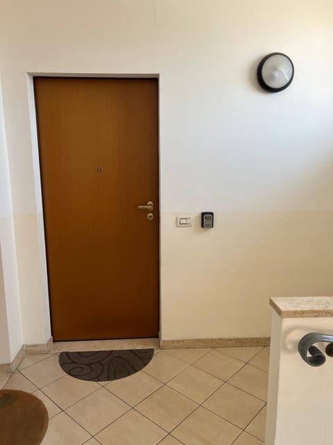 ORIO Bergamo 24h AIRPORT BGY- a few step - VICINO ALL'AEROPORTO Apartment in Bergamo