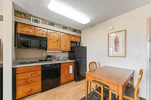 Scottsdale 2 bd 2 ba furnished apt 4 full beds Apartment in Paradise Valley