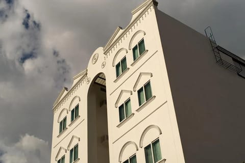 Property building, Day
