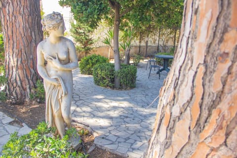 Nearby landmark, Restaurant/places to eat, Garden, Balcony/Terrace, Lobby or reception, Beach, Beach, Pets, Facility for disabled guests