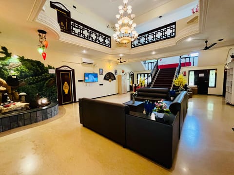 TV and multimedia, Living room, Seating area, air conditioner