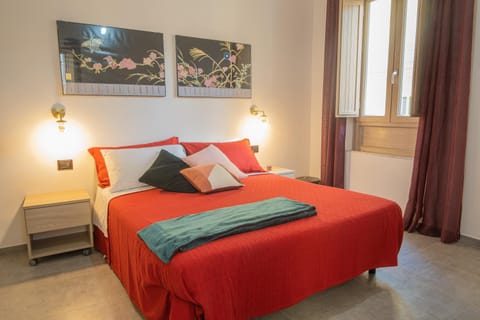 Bed, Photo of the whole room, Decorative detail, Bedroom