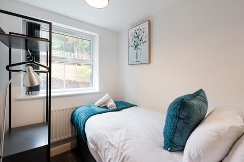 Blaisedell House by Cliftonvalley Apartments House in Bristol