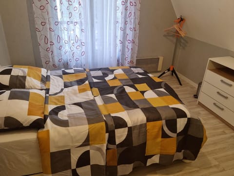 Belle chambre avec balcon Vacation rental in Hauts-de-France