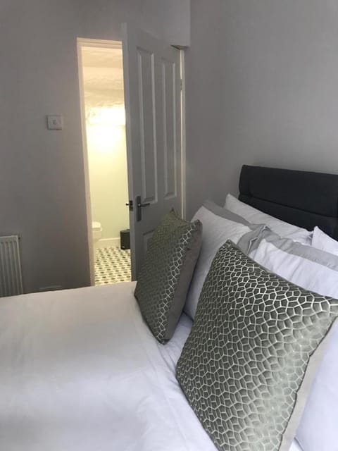 1Bed Golfhill Cottage Apartment in Scotland