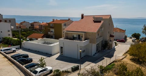 Neighbourhood, Bird's eye view, Sea view, Street view